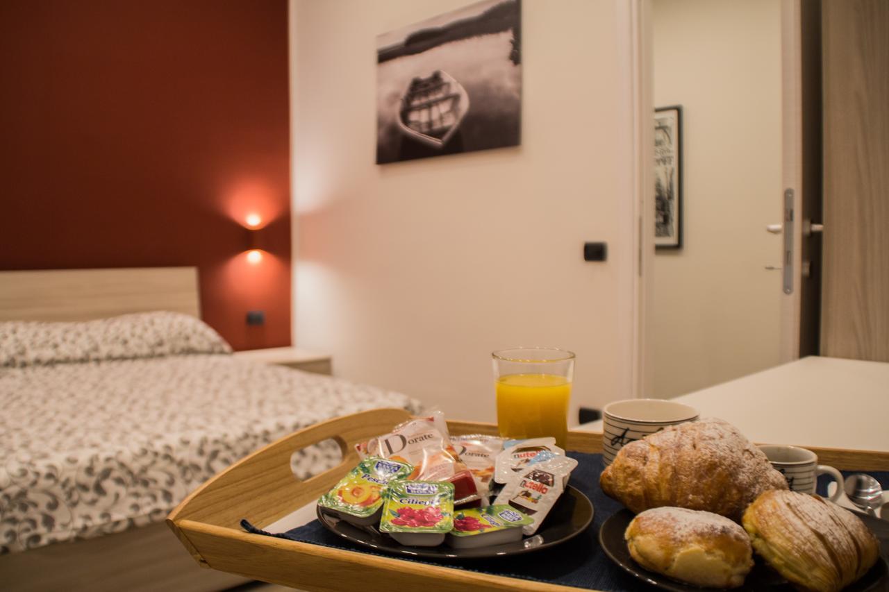 Interno 10 Cavour Bed & Breakfast Napoli Bagian luar foto