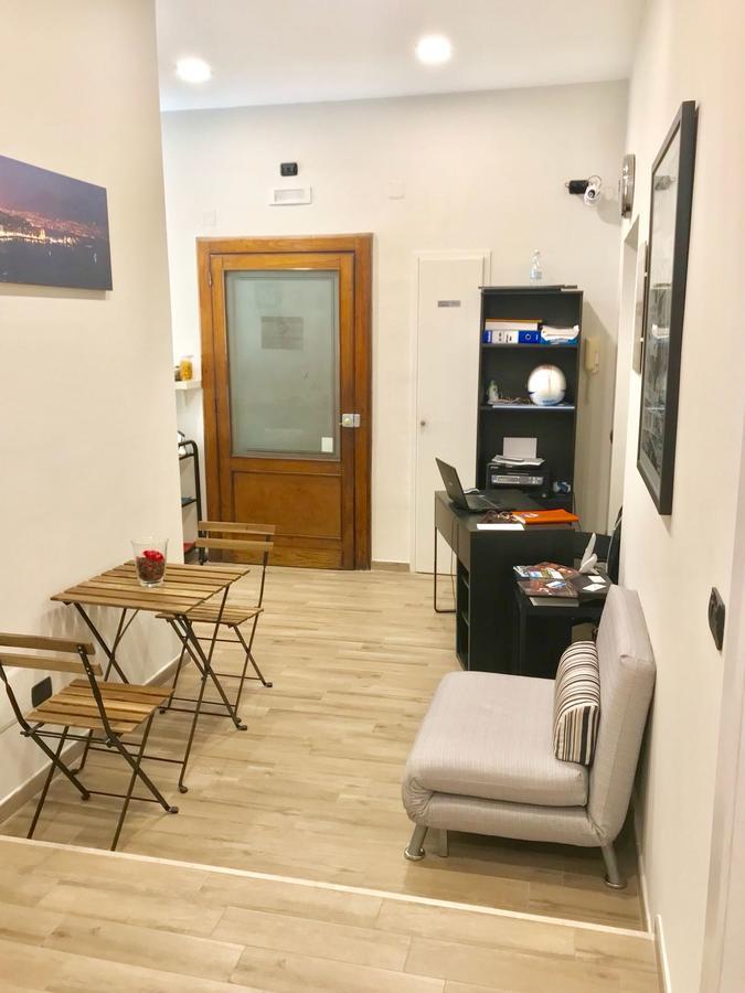 Interno 10 Cavour Bed & Breakfast Napoli Bagian luar foto